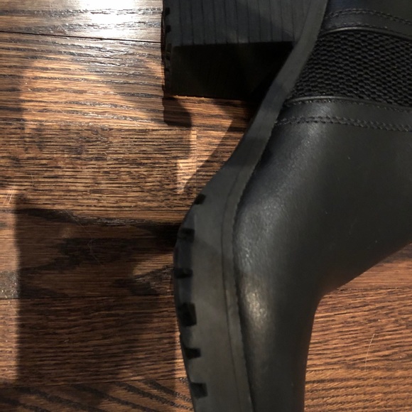 Women’s black boots/booties; size 6.5 - Picture 4 of 7